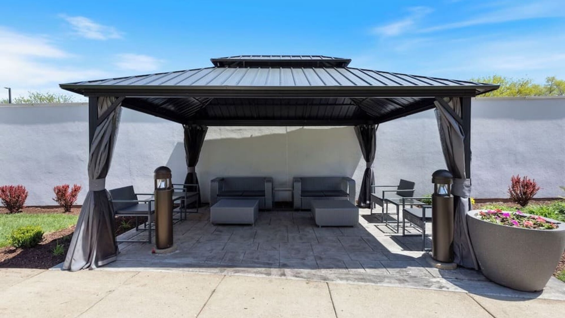 Garden and terrace seating at Best Western Plus Elgin - Chicago.
