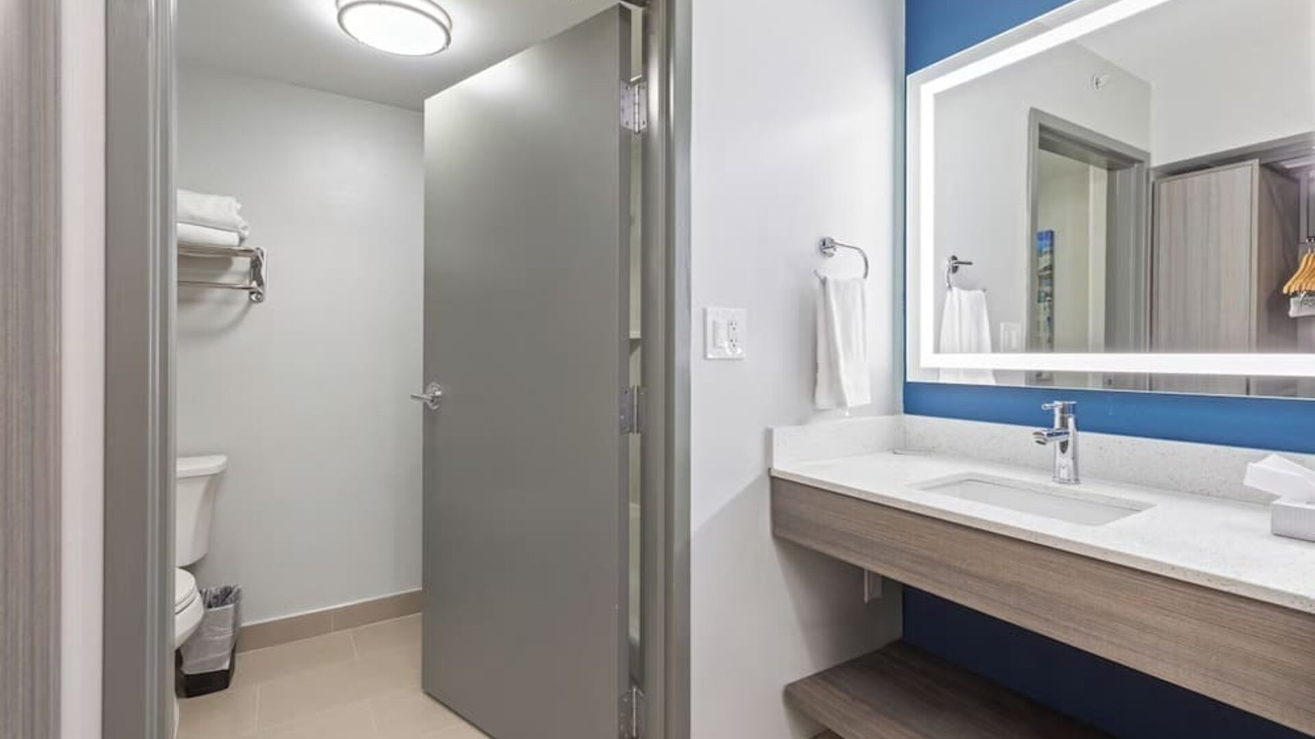 Guest bathroom at Best Western Plus Elgin - Chicago.