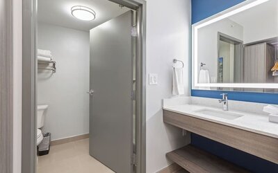 Guest bathroom at Best Western Plus Elgin - Chicago.