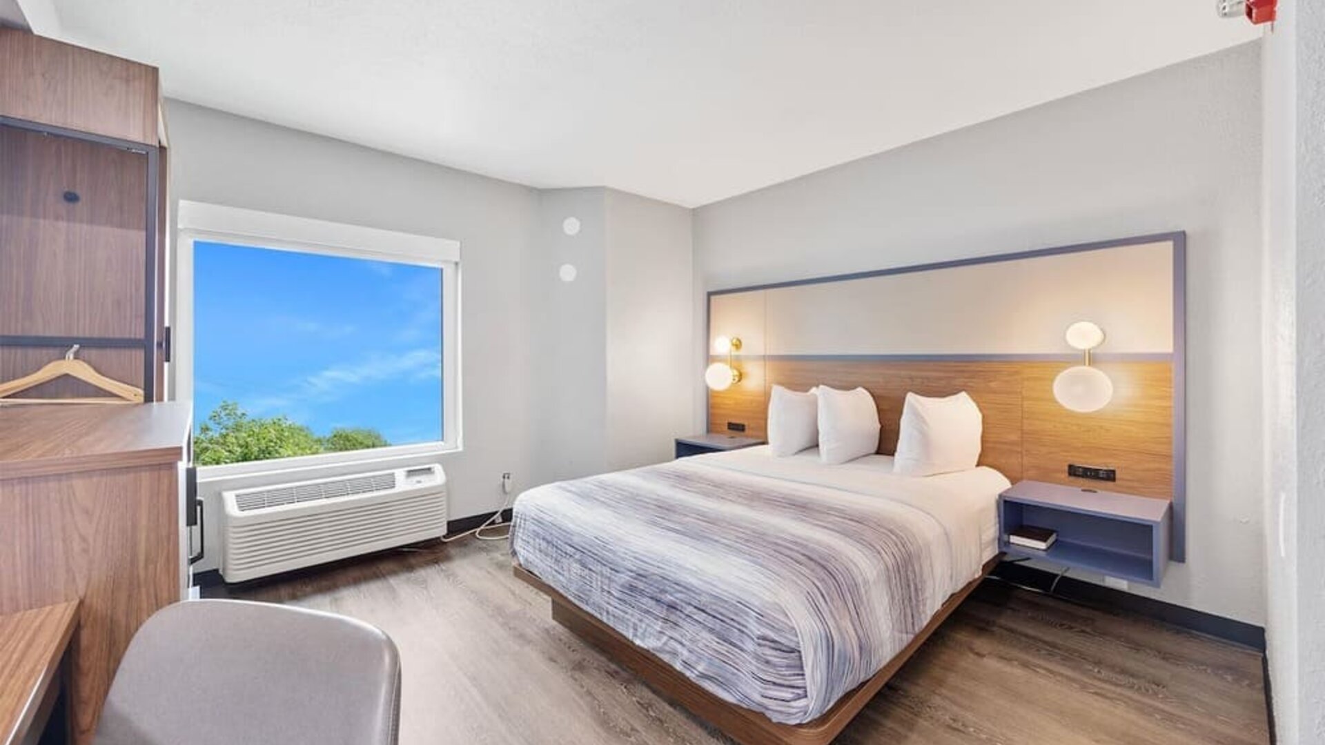 Day use room at AmericInn By Wyndham Urbana.