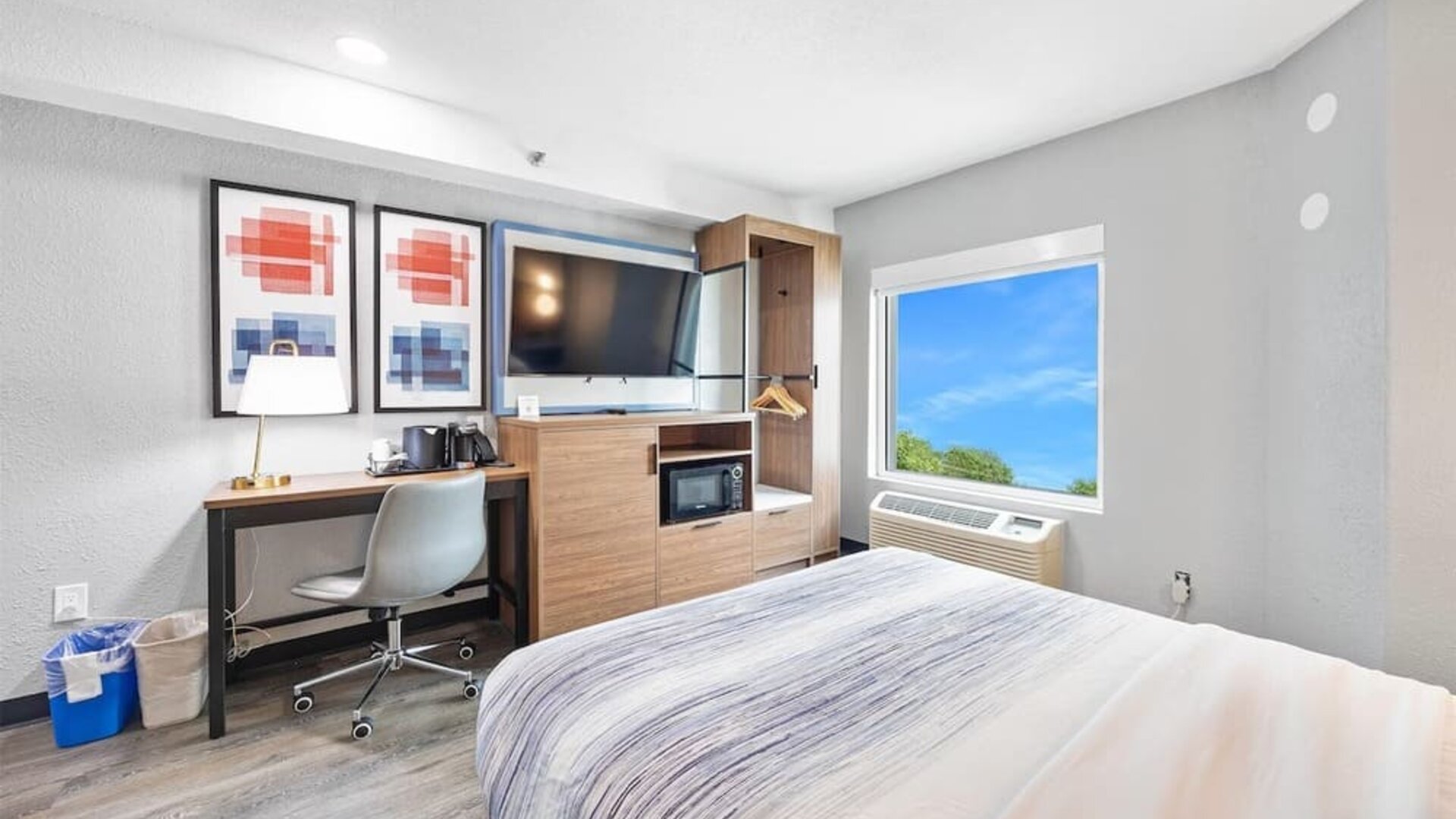 Day use room at AmericInn By Wyndham Urbana.