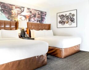 Day use twin room at Montrose At Beverly Hills.