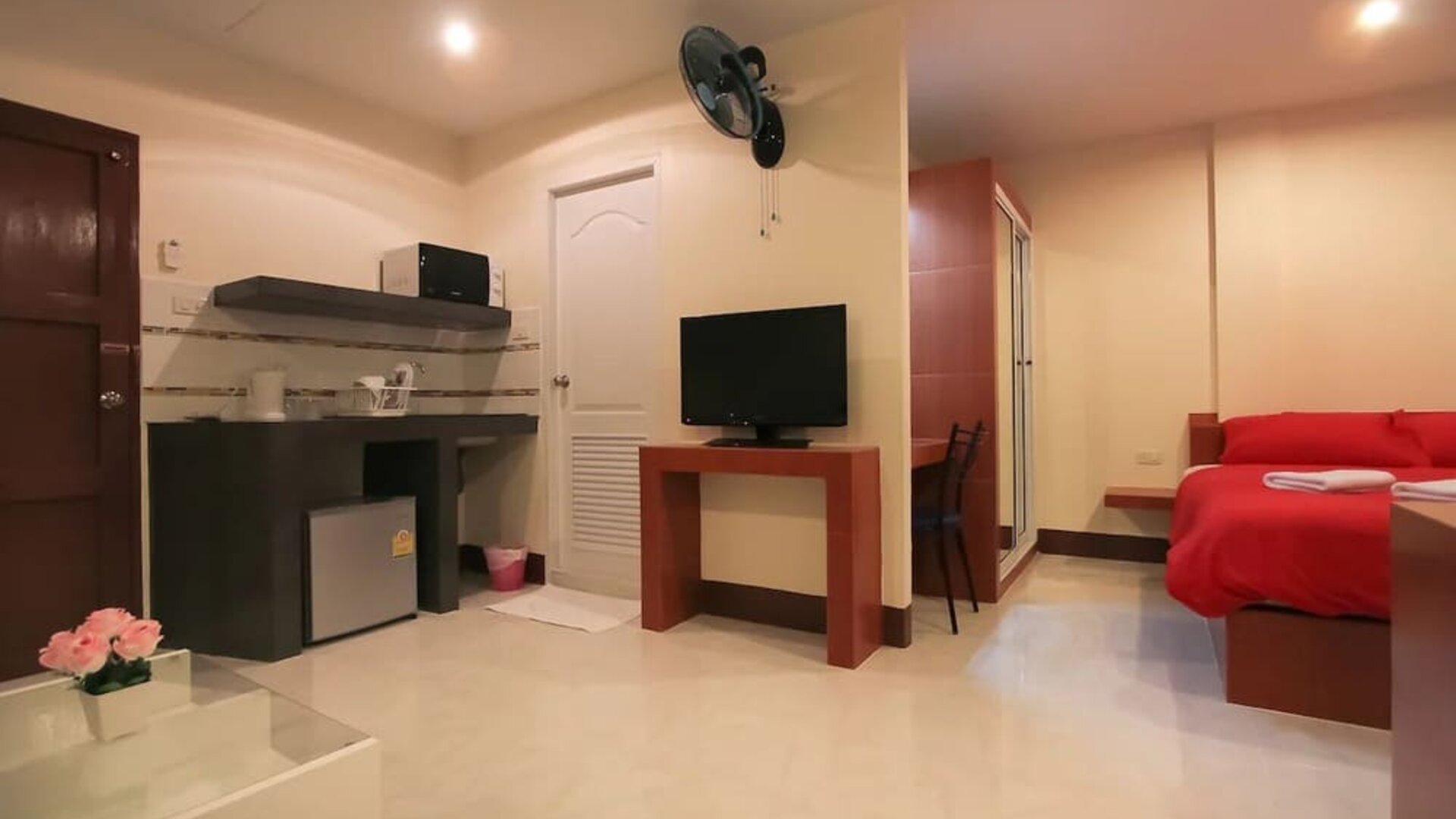 Day use room at Walking Street Guest House.