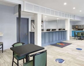 Dining room at Super 8 By Wyndham Universal City.