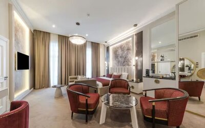 Seating area at Dover Marina Hotel & Spa, Tapestry Collection By Hilton.