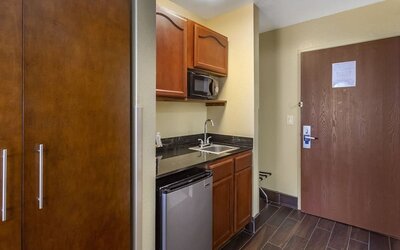 Day use room at Comfort Inn & Suites North Aurora - Naperville.