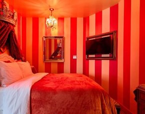 Day  use room at Beverly Hills Spanish.