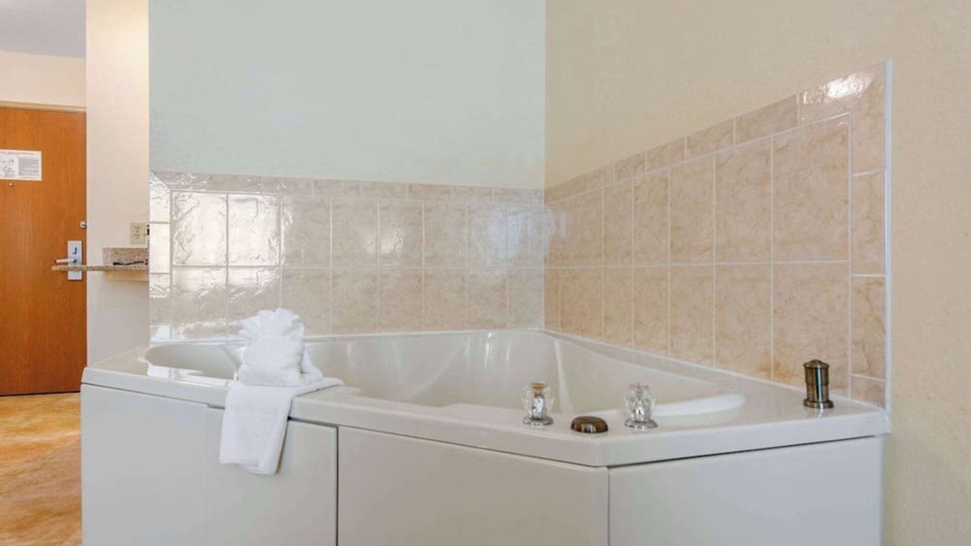 Hot tub at Sleep Inn & Suites Port Charlotte - Punta Gorda.