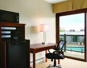 Work desk at Days Inn By Wyndham London.
