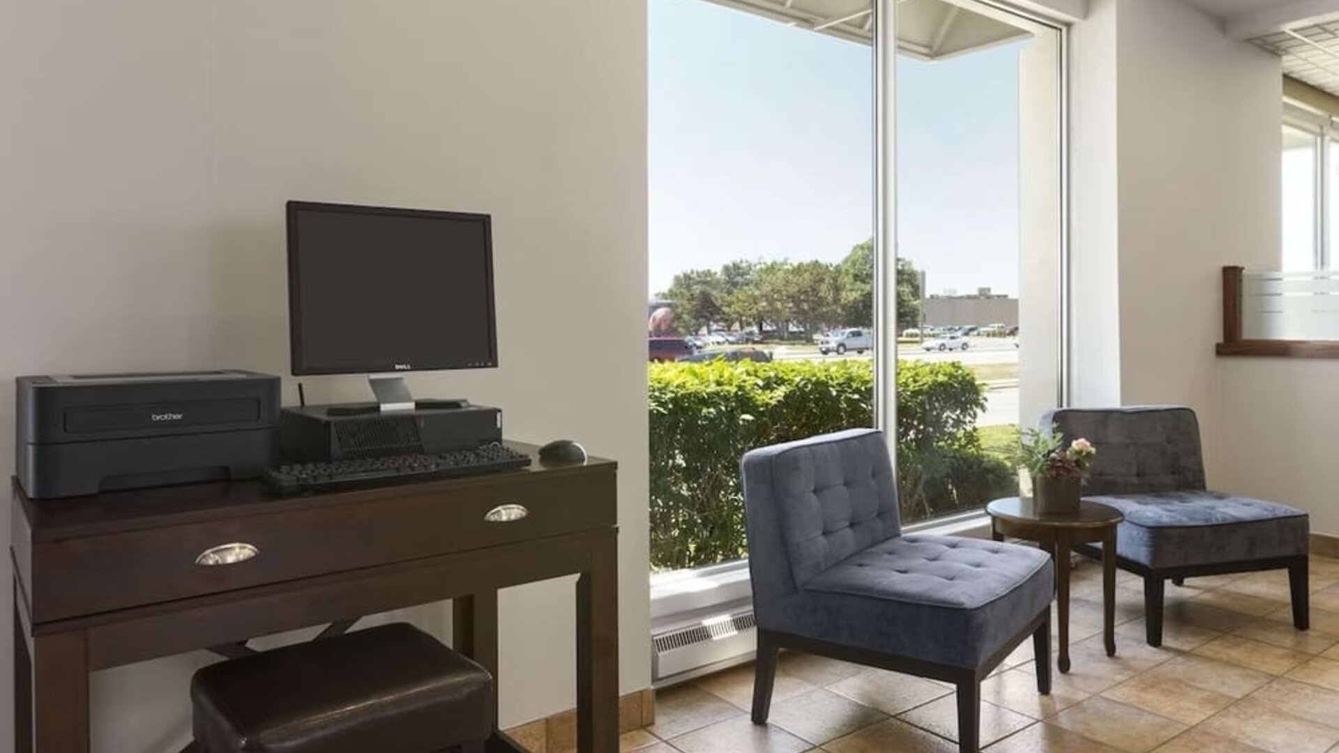 Business center at Days Inn By Wyndham London.