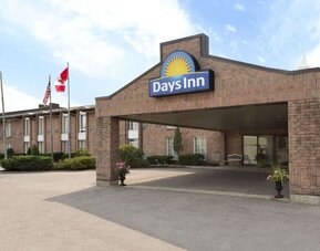 Hotel exterior at Days Inn By Wyndham Brantford.