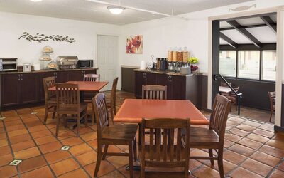 Restaurant at Days Inn By Wyndham Brantford.