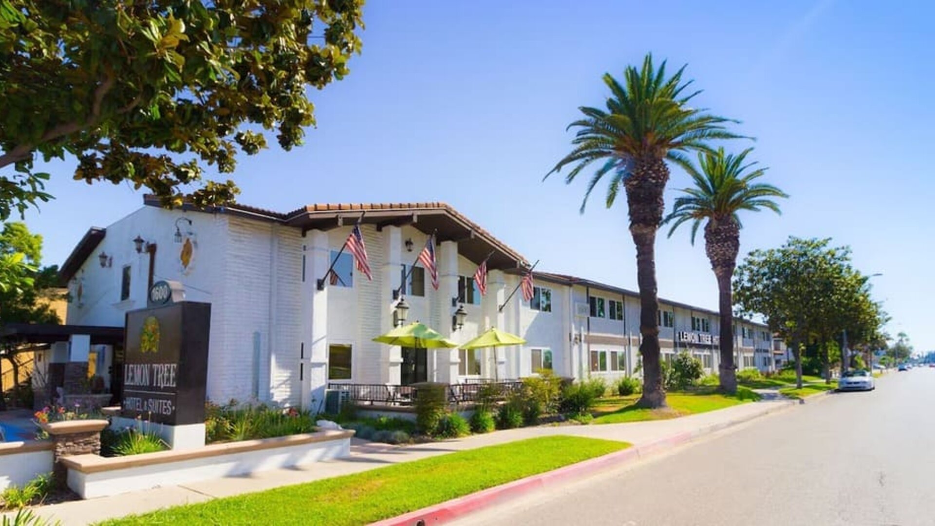 Hotel exterior at Lemon Tree Hotel & Suites Anaheim.