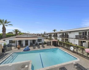 Outdoor pool at Lemon Tree Hotel & Suites Anaheim.