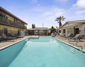 Outdoor pool at Lemon Tree Hotel & Suites Anaheim.