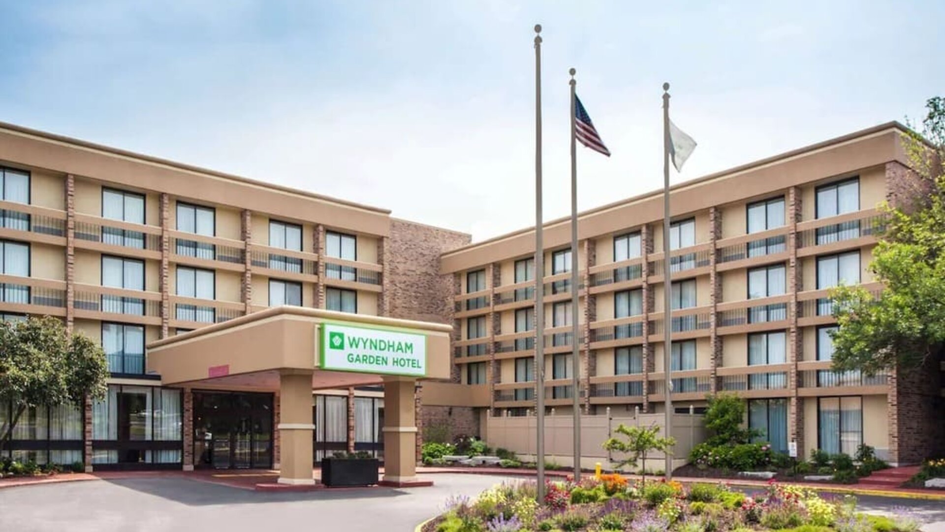 Hotel exterior at Wyndham Garden Schaumburg Chicago Northwest.