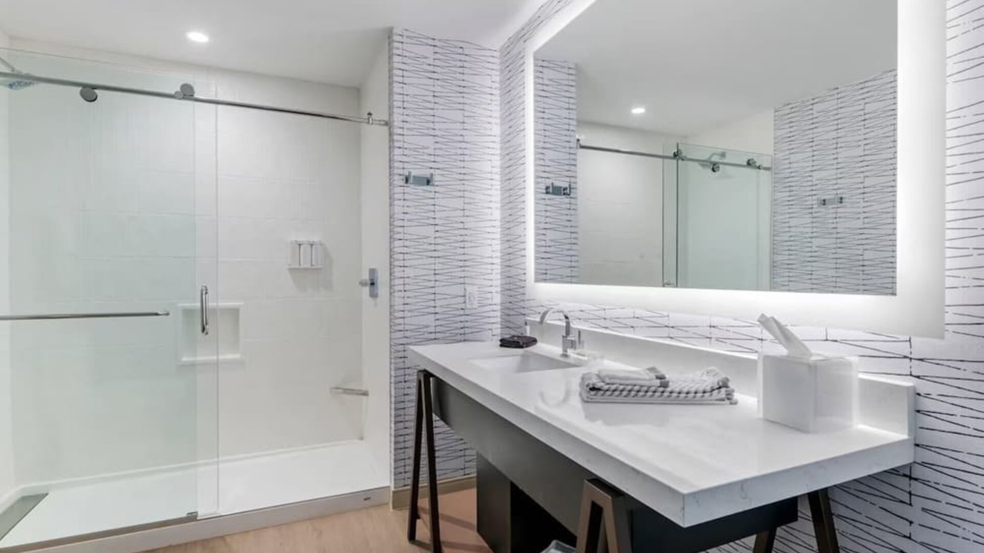 Cambria Hotel Austin Downtown