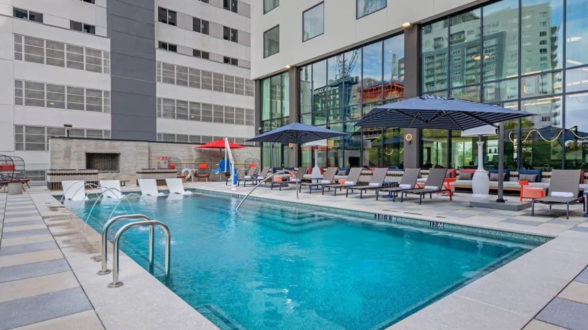 Cambria Hotel Austin Downtown