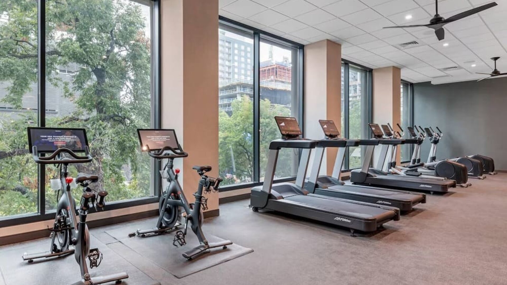 Cambria Hotel Austin Downtown