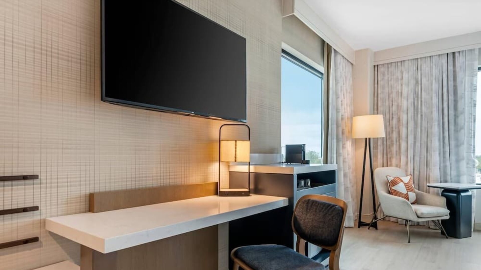 Cambria Hotel Austin Downtown