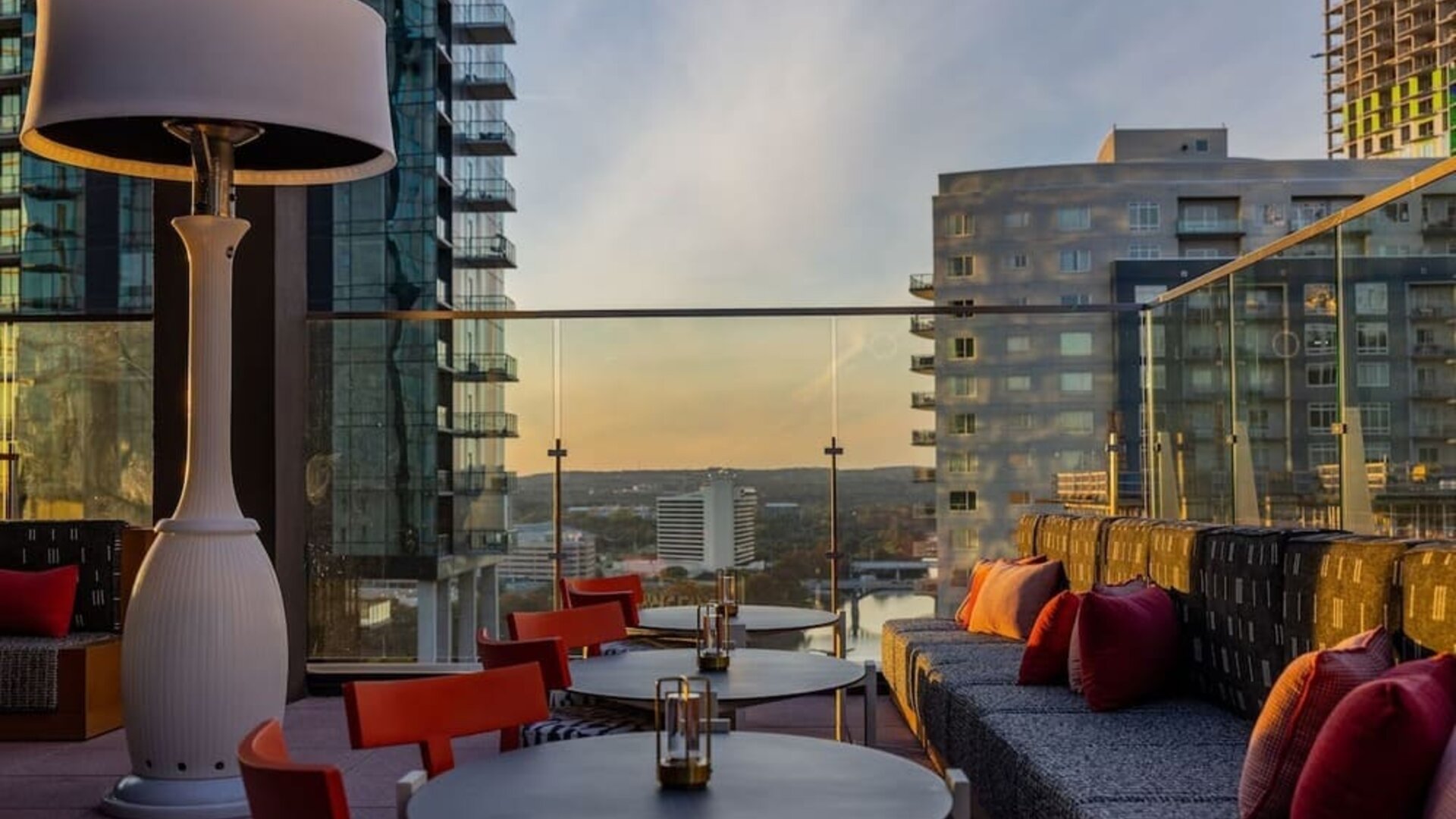 Cambria Hotel Austin Downtown