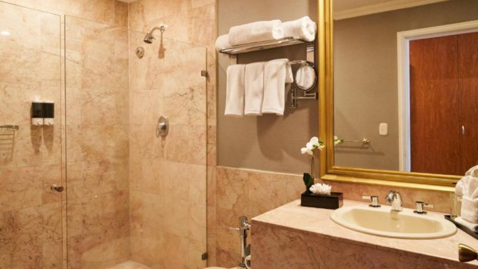 Waymore Hotel Spa & Casino