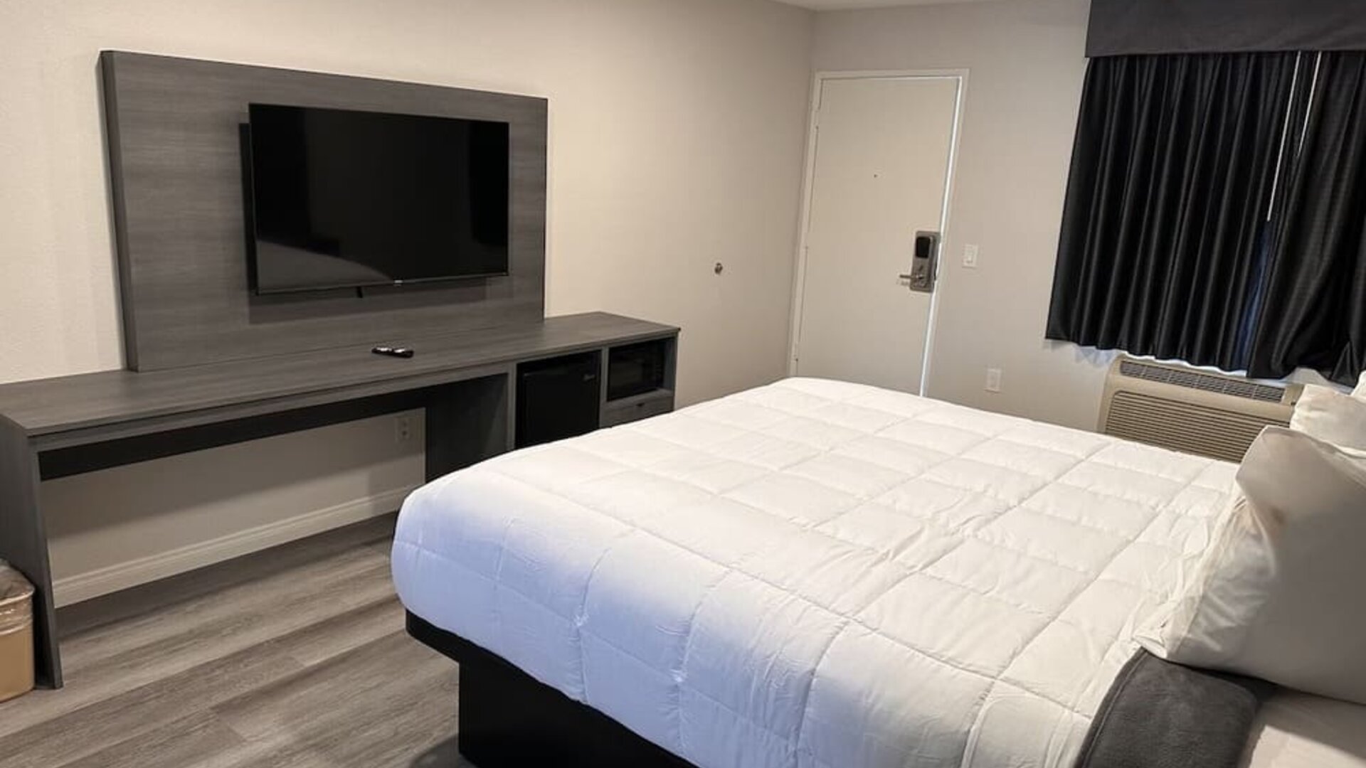 Day use room at Five Star Inn West Covina.