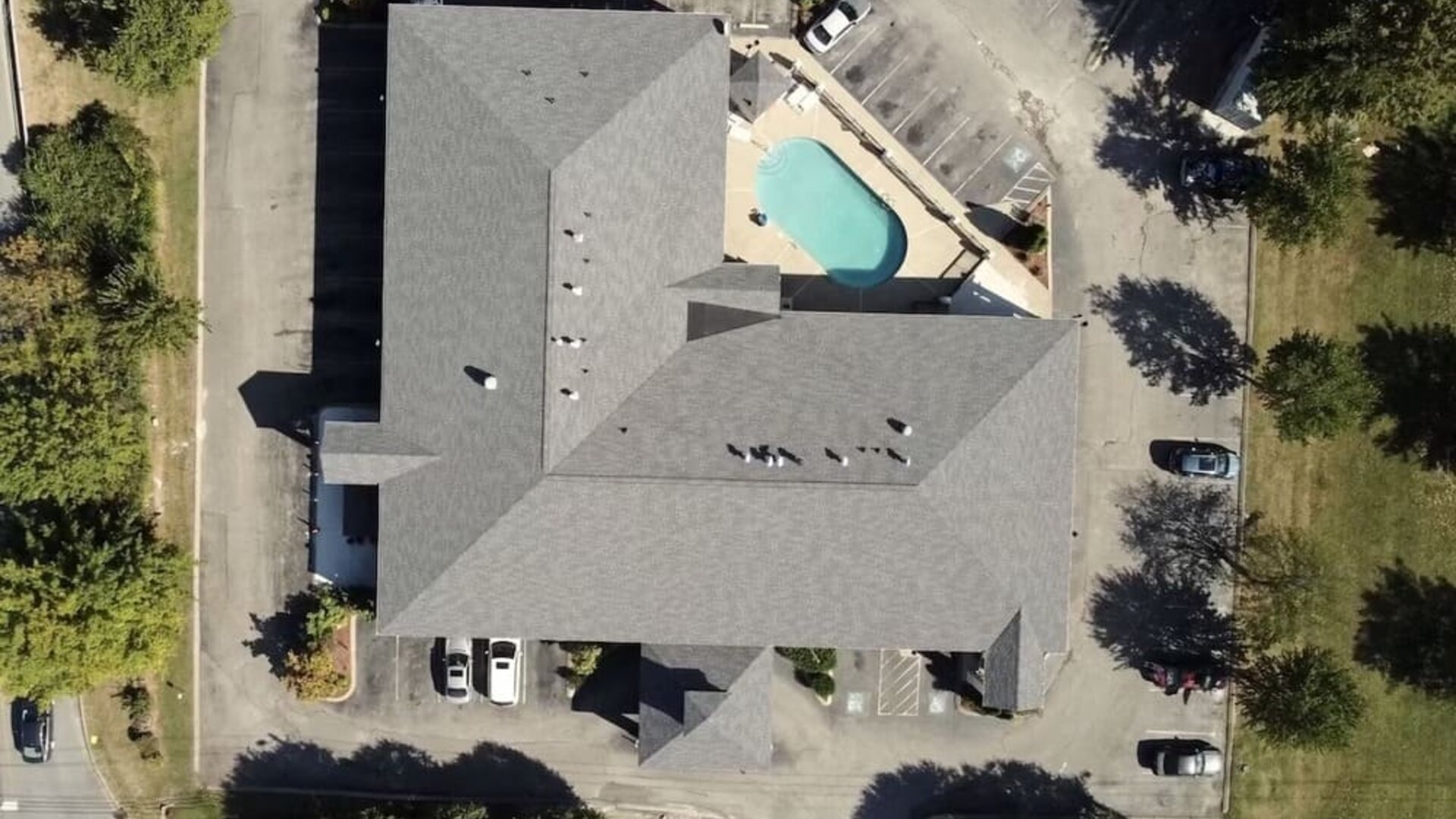 Hotel exterior at Econo Lodge Inn & Suites Murfreesboro Shopping District.