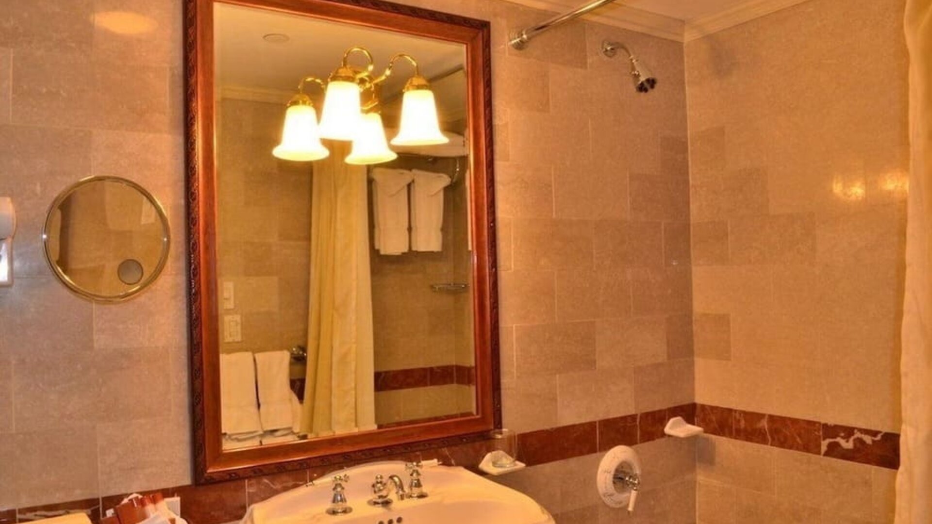 Guest bathroom at The Wall Street Inn.