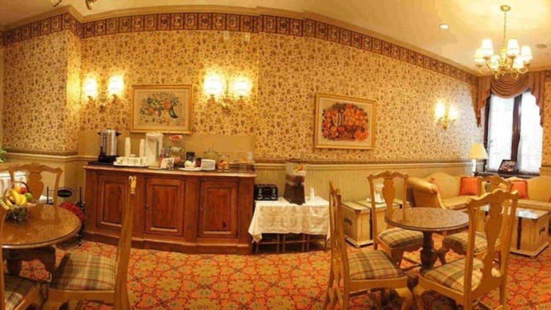 Dining room at The Wall Street Inn.