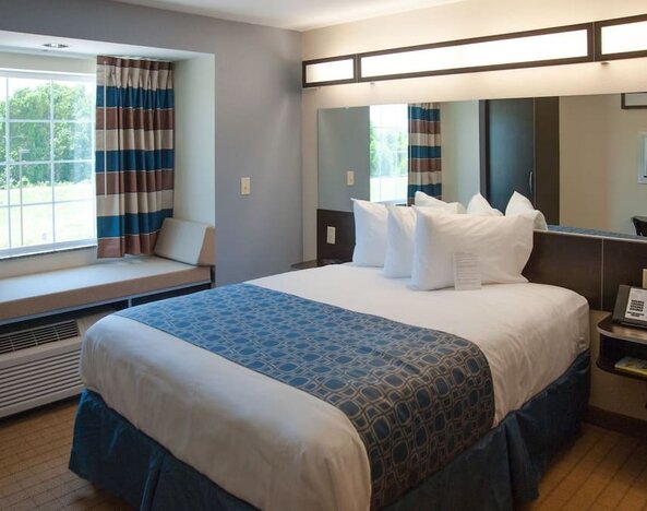 Day use room at WeStay Suites Belle Chasse.