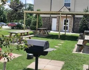 Picnic area at WeStay Suites Belle Chasse.
