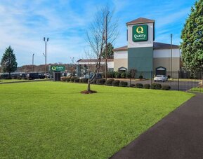 Hotel garden at Quality Inn Memphis Northeast Near I-40.