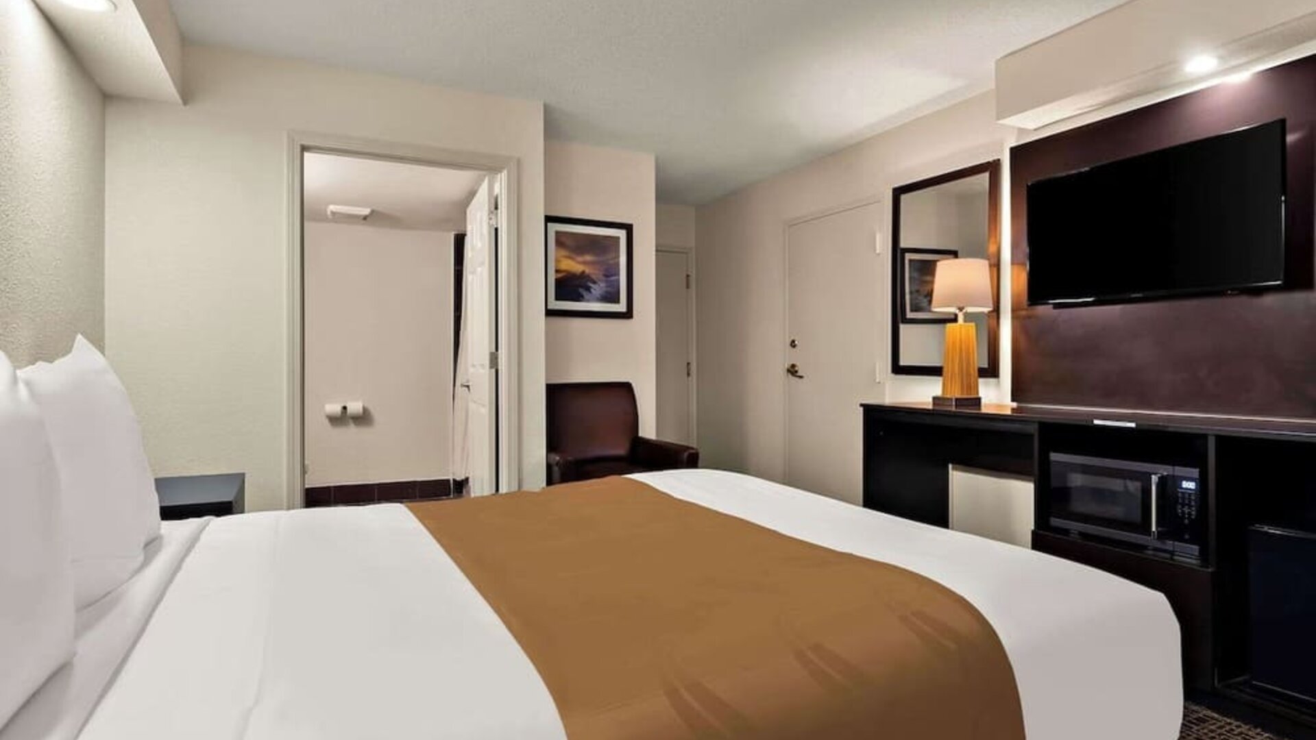 Day use room at Quality Inn Memphis Northeast Near I-40.