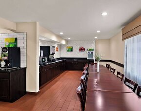 Dining room at Quality Inn Memphis Northeast Near I-40.