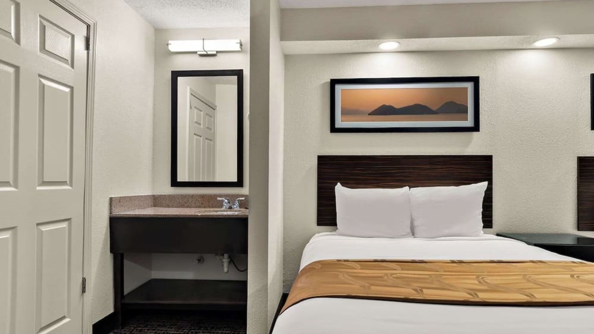 Day use room at Quality Inn Memphis Northeast Near I-40.