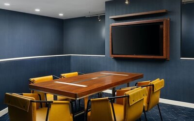 Meeting room at Courtyard By Marriott Columbus Worthington.