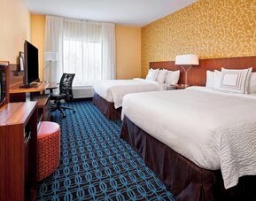Queen beds at Fairfield Inn & Suites By Marriott Alexandria.