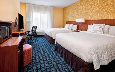 Queen beds at Fairfield Inn & Suites By Marriott Alexandria.