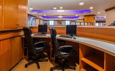 Business center at Best Western Premier Toronto Airport Carlingview.