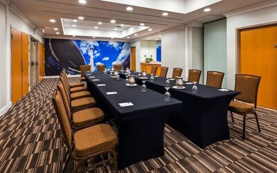 Meeting room at Best Western Premier Toronto Airport Carlingview.