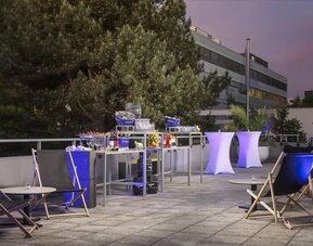 Outdoor terrace at Hilton Dusseldorf.