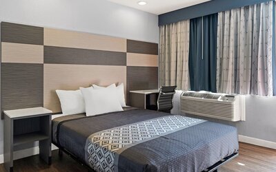 Day use room at Bay Breeze Inn.