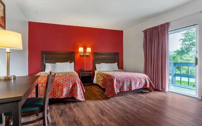 Day use room at Econo Lodge Lee - Great Barrington.