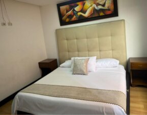 Tower - Embajada Americana