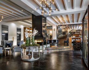 Lobby and lounge at Eurostars St. Gregory.