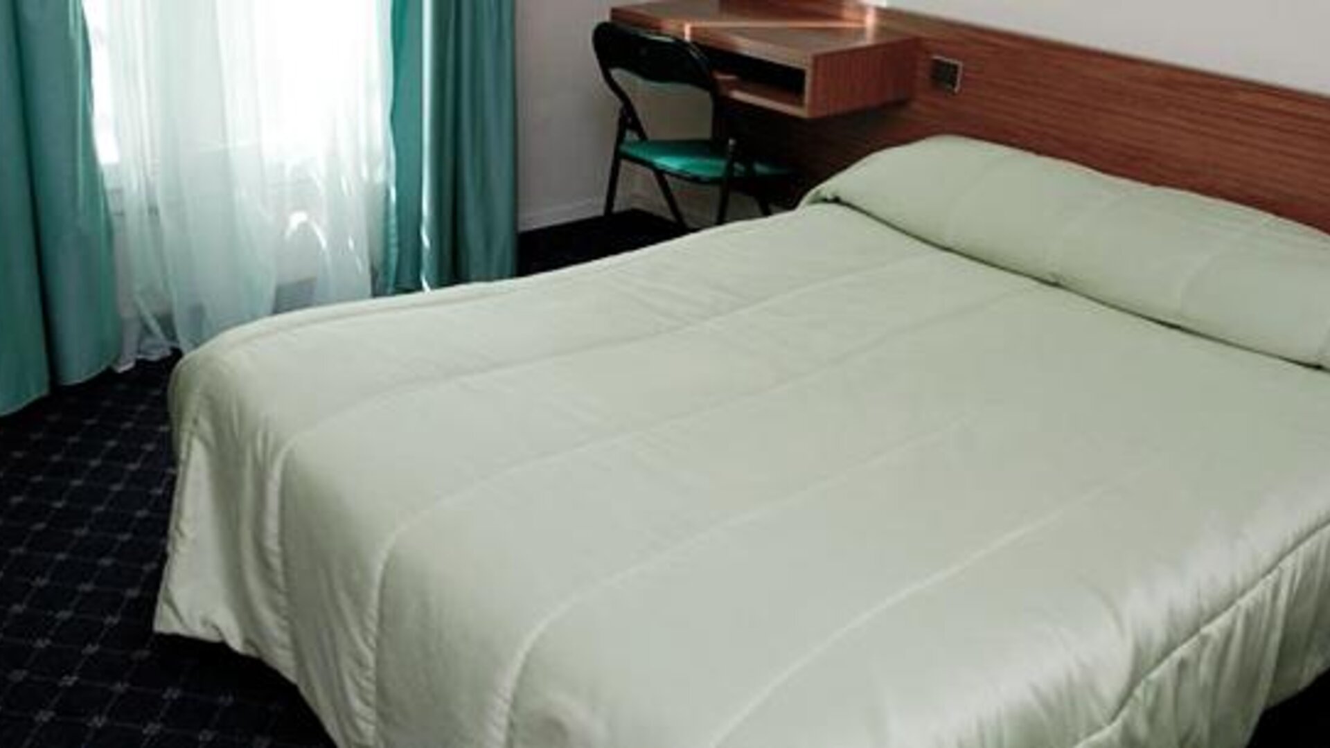 Hôtel Paris Père-Lachaise République