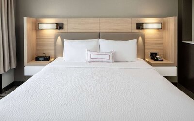 Day use room at Sonesta Select Nashville Airport Suites.