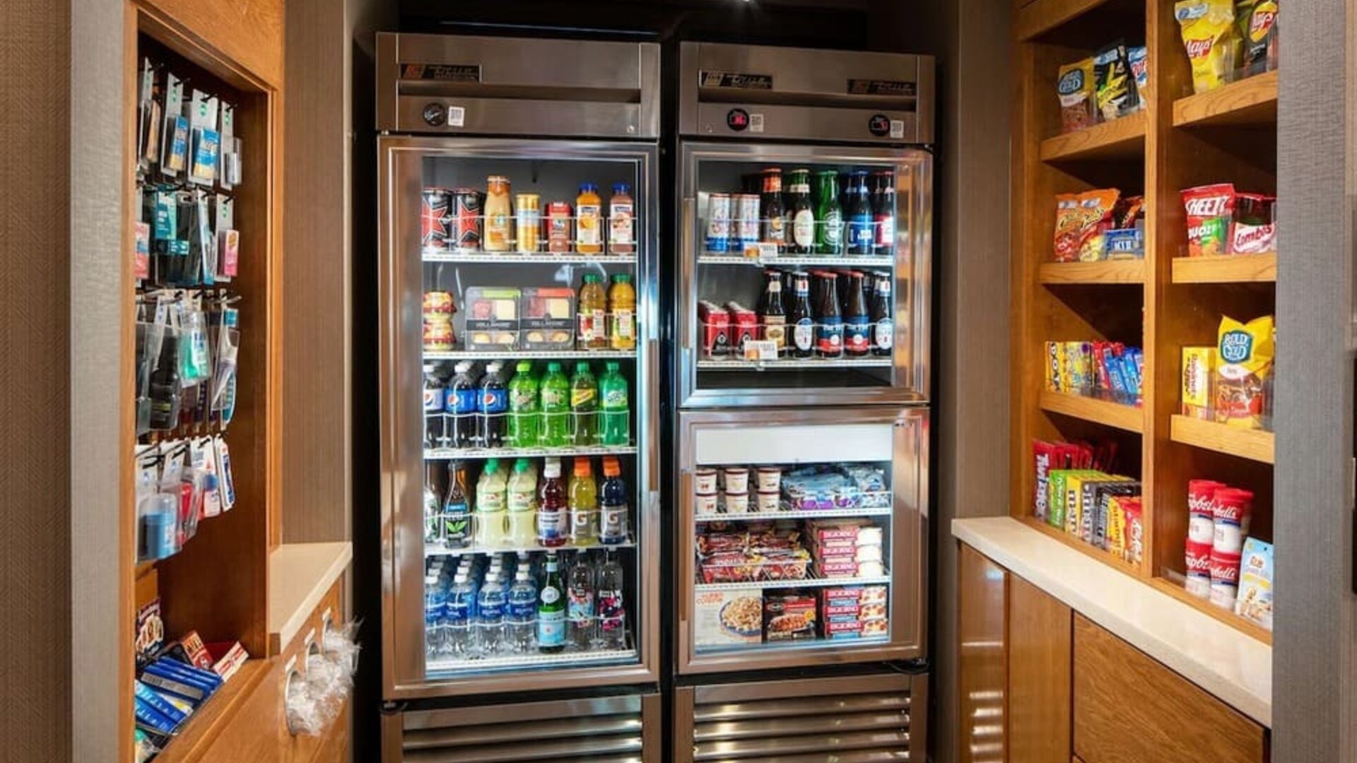 Snack bar at Sonesta Select Nashville Airport Suites.