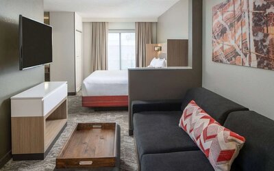 Day use room at Sonesta Select Nashville Airport Suites.